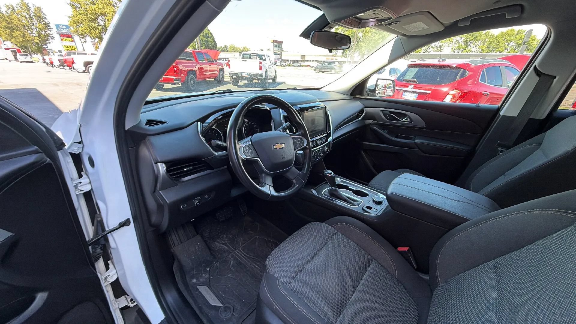 Used 2019 Chevrolet Traverse LT w/ LPO, Floor Liner Package AWD/4WD image 19