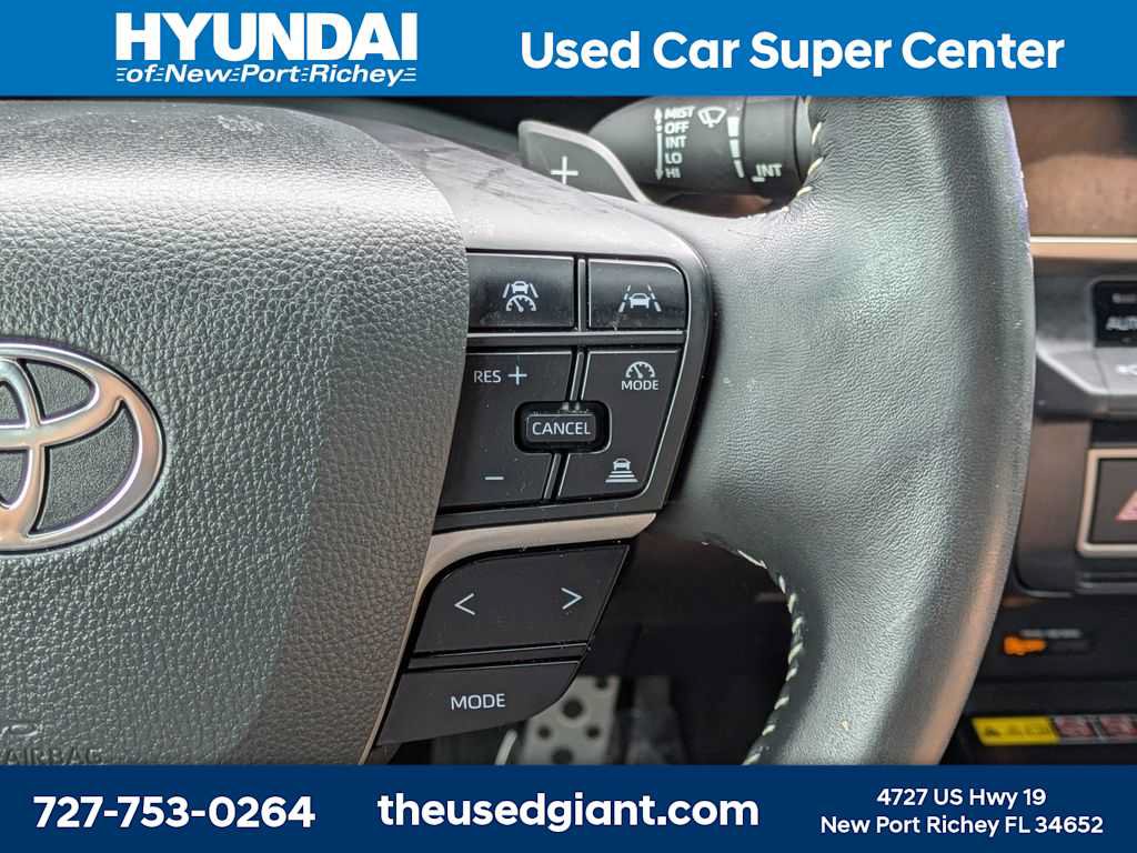 Used 2025 Toyota Camry SE FWD image 32
