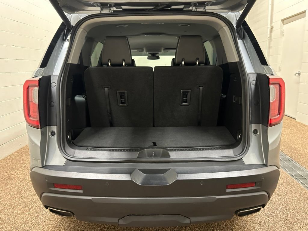 Used 2023 GMC Acadia SLT w/ Elevation Edition FWD image 17