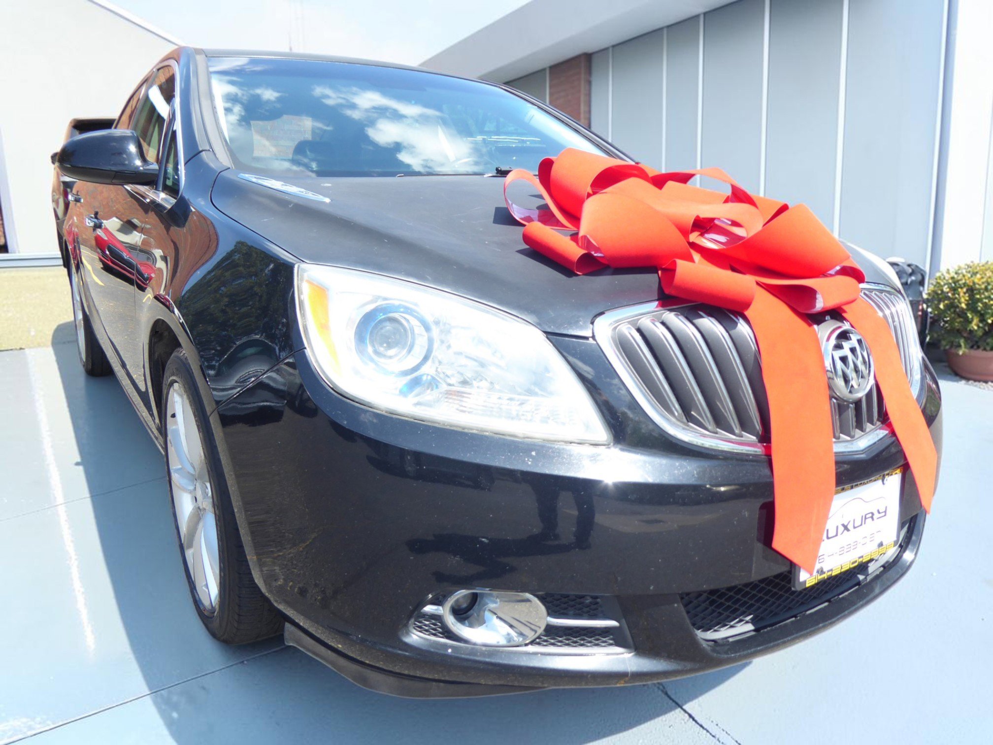 Used 2012 Buick Verano Leather FWD image 3