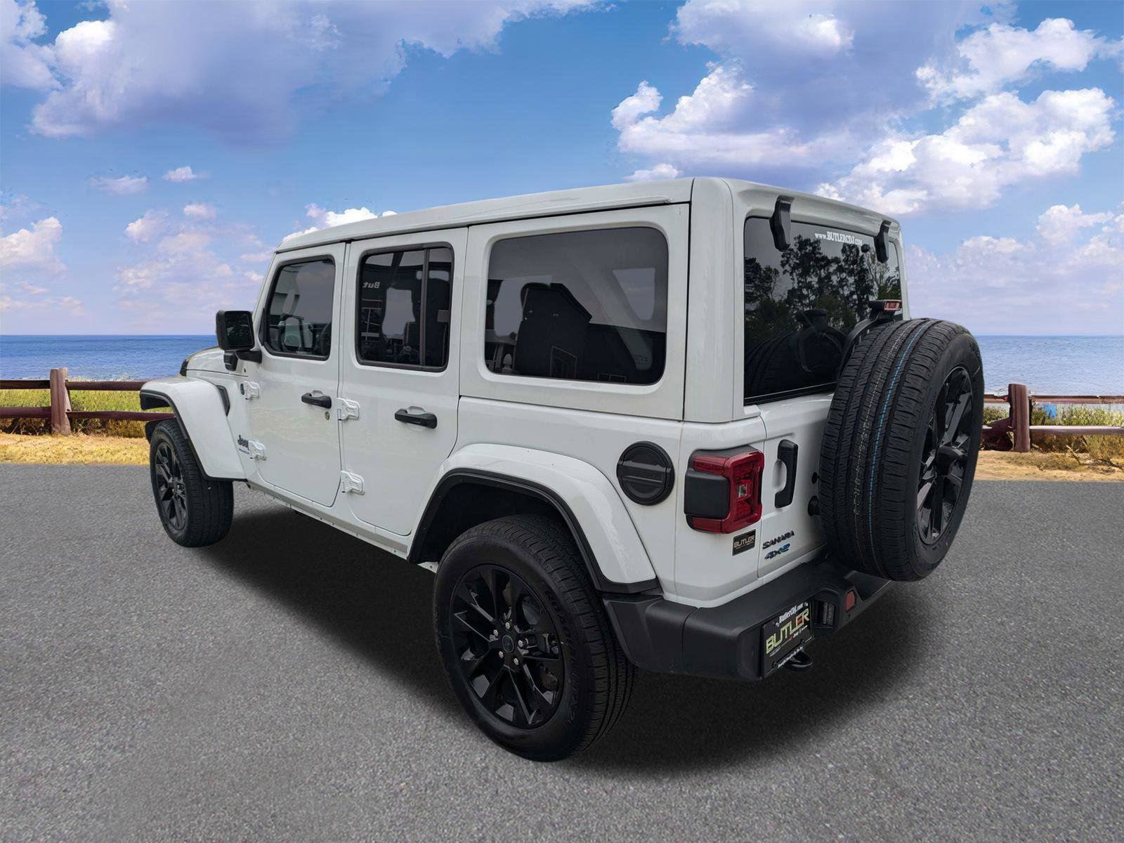 Used 2025 Jeep Wrangler Sahara w/ Safety Group AWD/4WD image 6