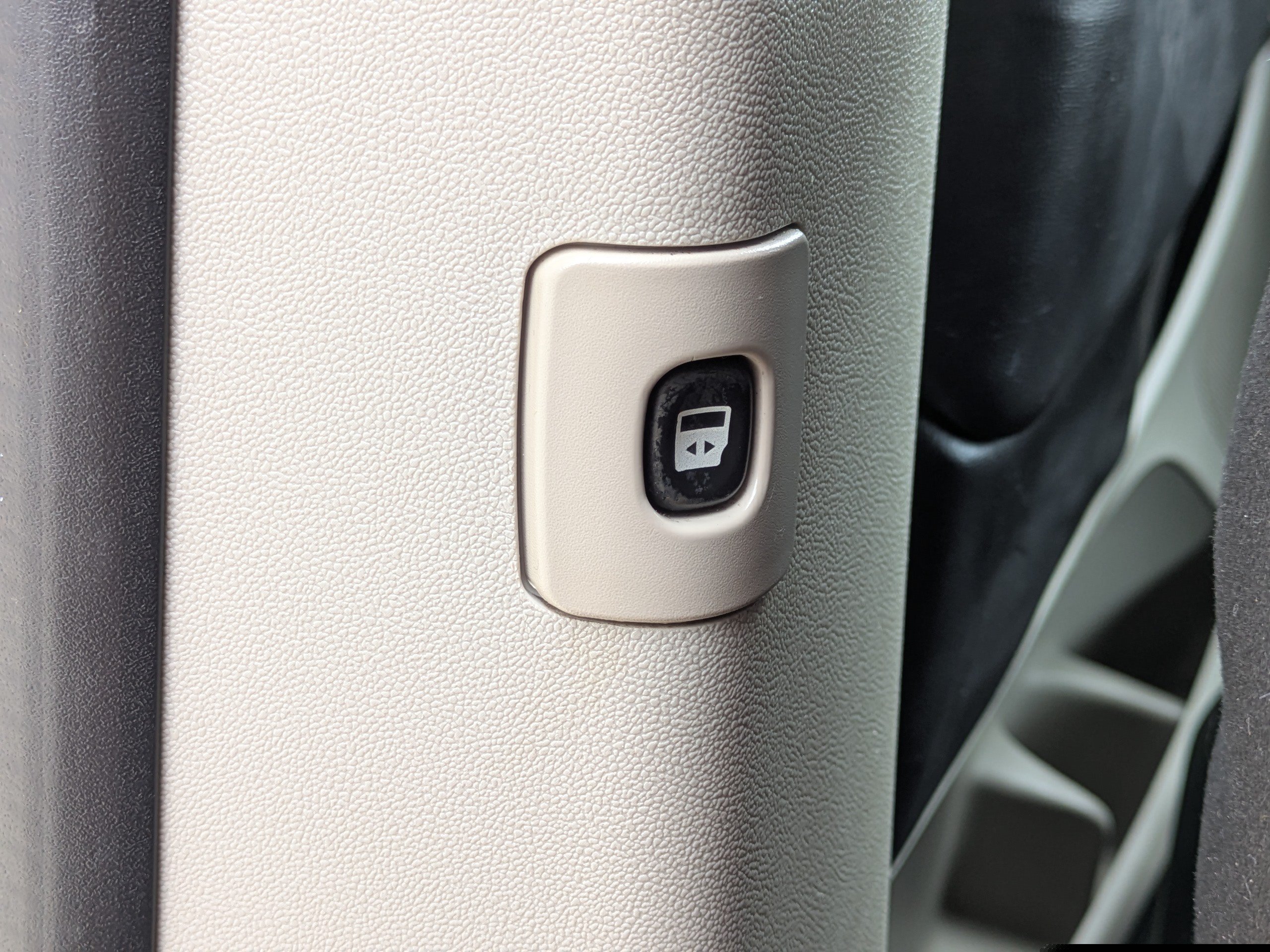 Used 2012 Dodge Grand Caravan SXT FWD image 11