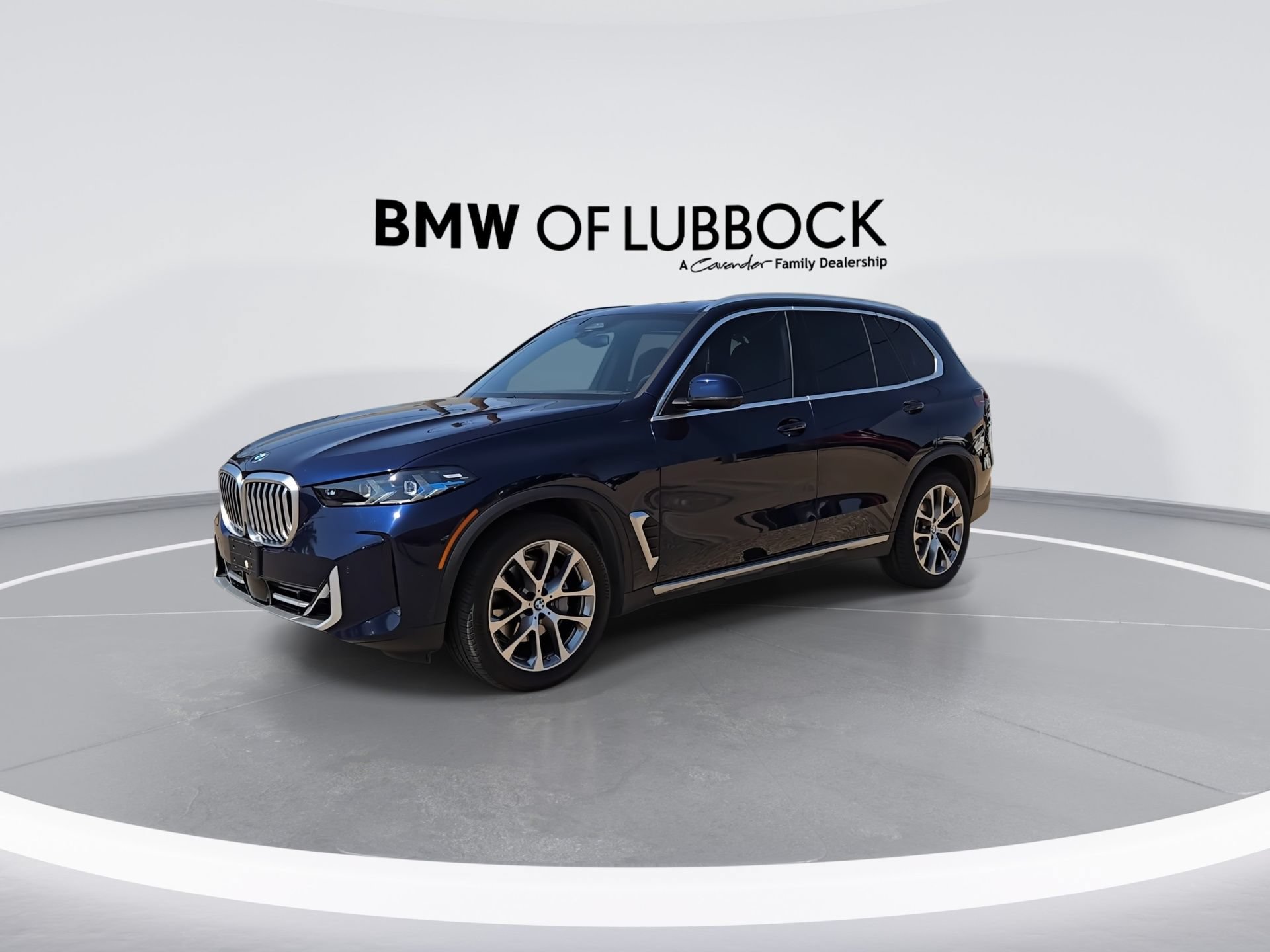 Used 2024 BMW X5 xDrive40i w/ Premium Package AWD/4WD image 4