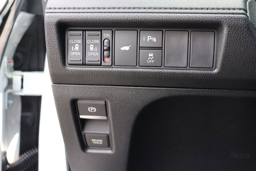 Certified 2026 Honda Odyssey Touring image 32