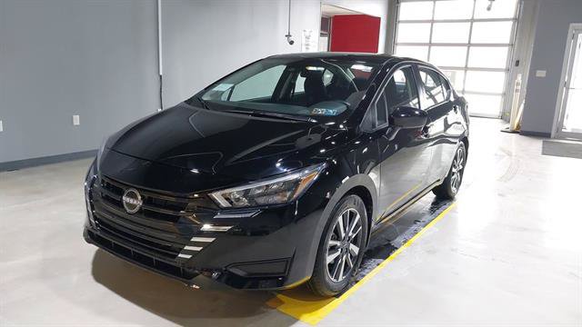 Used 2025 Nissan Versa SV w/ Trunk Package FWD image 18