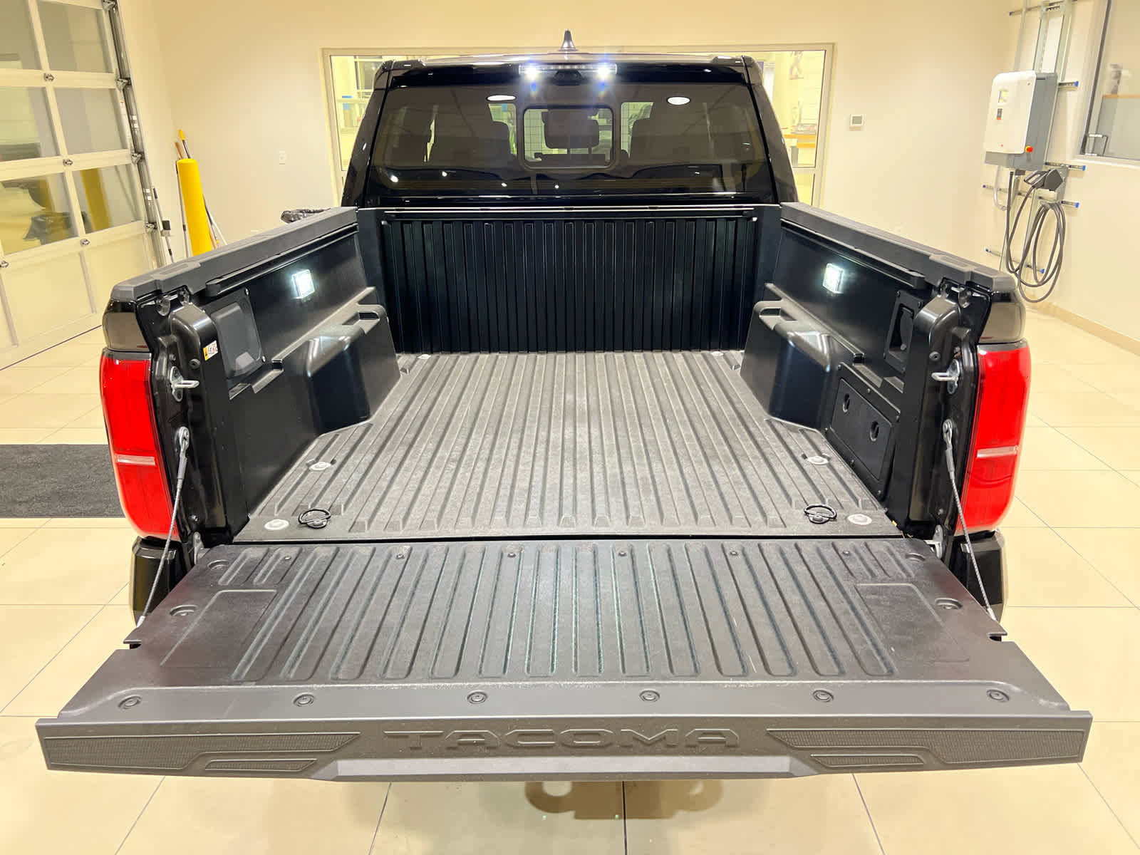 Used 2024 Toyota Tacoma Limited image 14