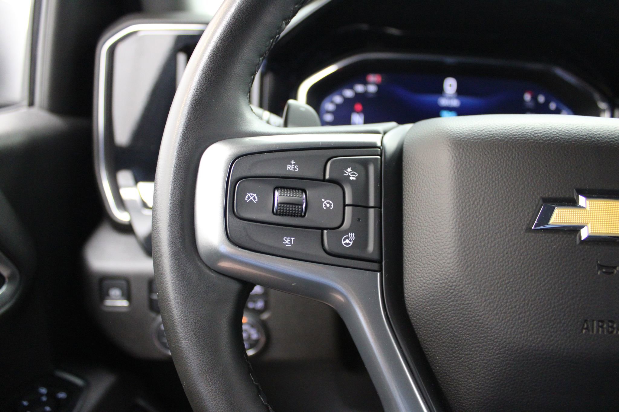 Used 2025 Chevrolet Silverado 1500 LTZ image 35