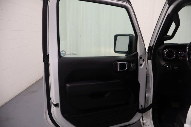 Used 2020 Jeep Wrangler Unlimited Sahara image 9