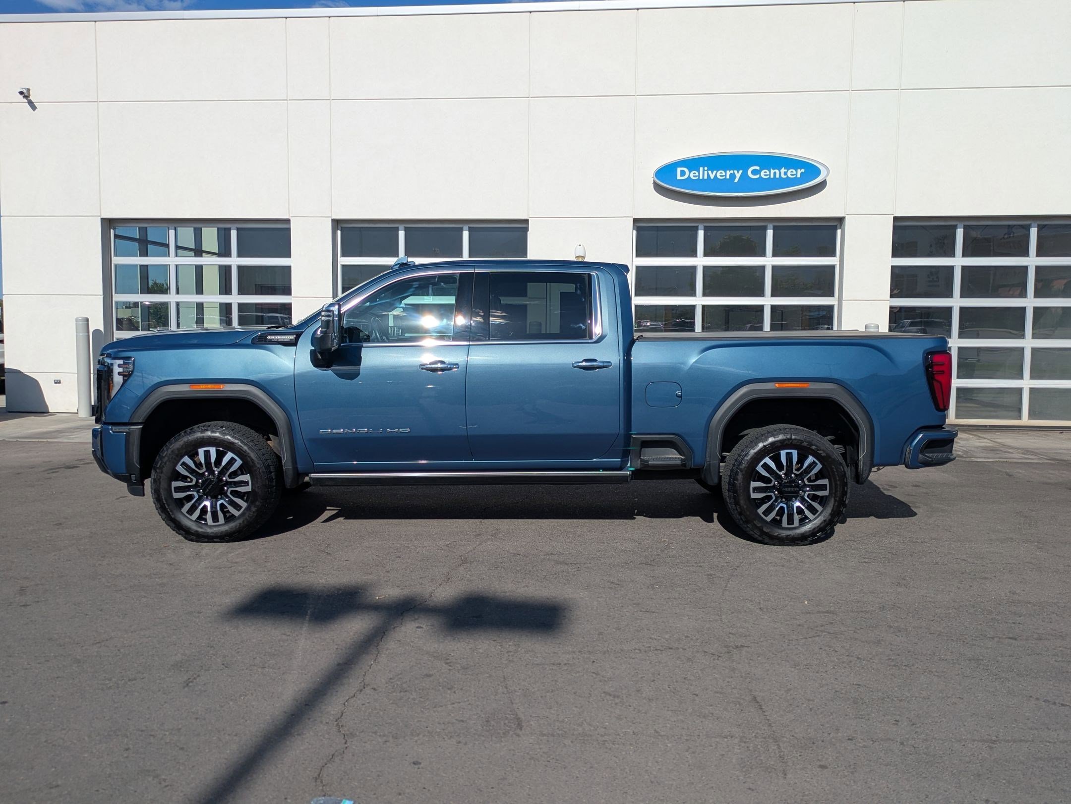 Used 2024 GMC Sierra 3500 Denali Ultimate AWD/4WD image 10
