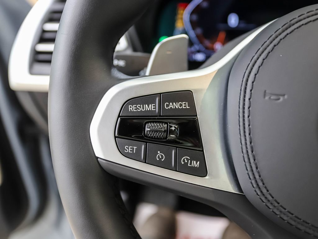 Certified 2025 BMW X4 xDrive30i image 12