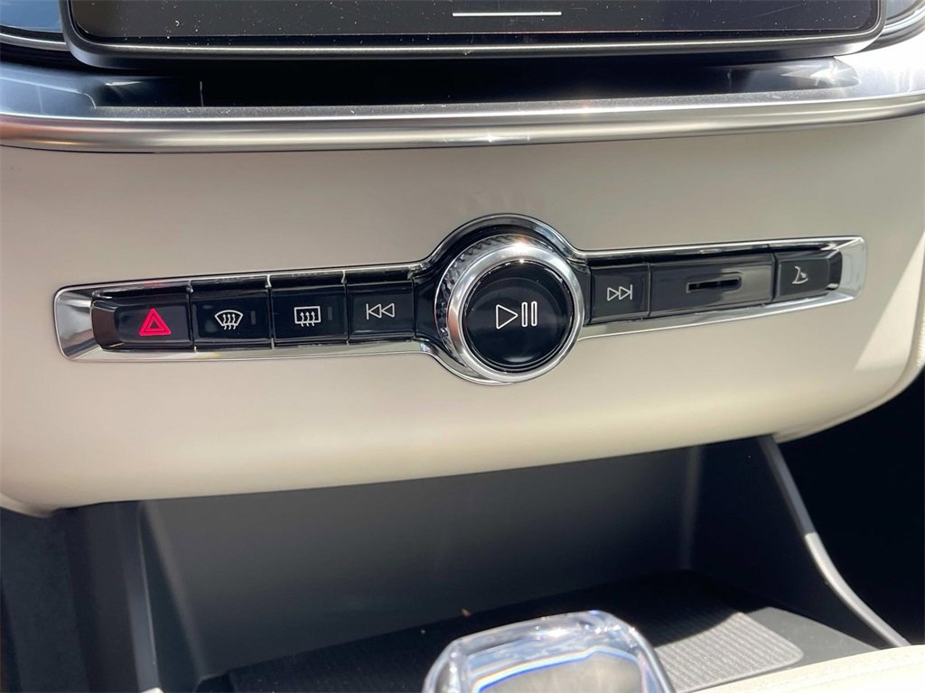 New 2026 Volvo XC90 B6 Ultra image 29