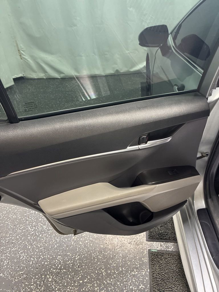 Used 2021 Toyota Camry SE FWD image 23