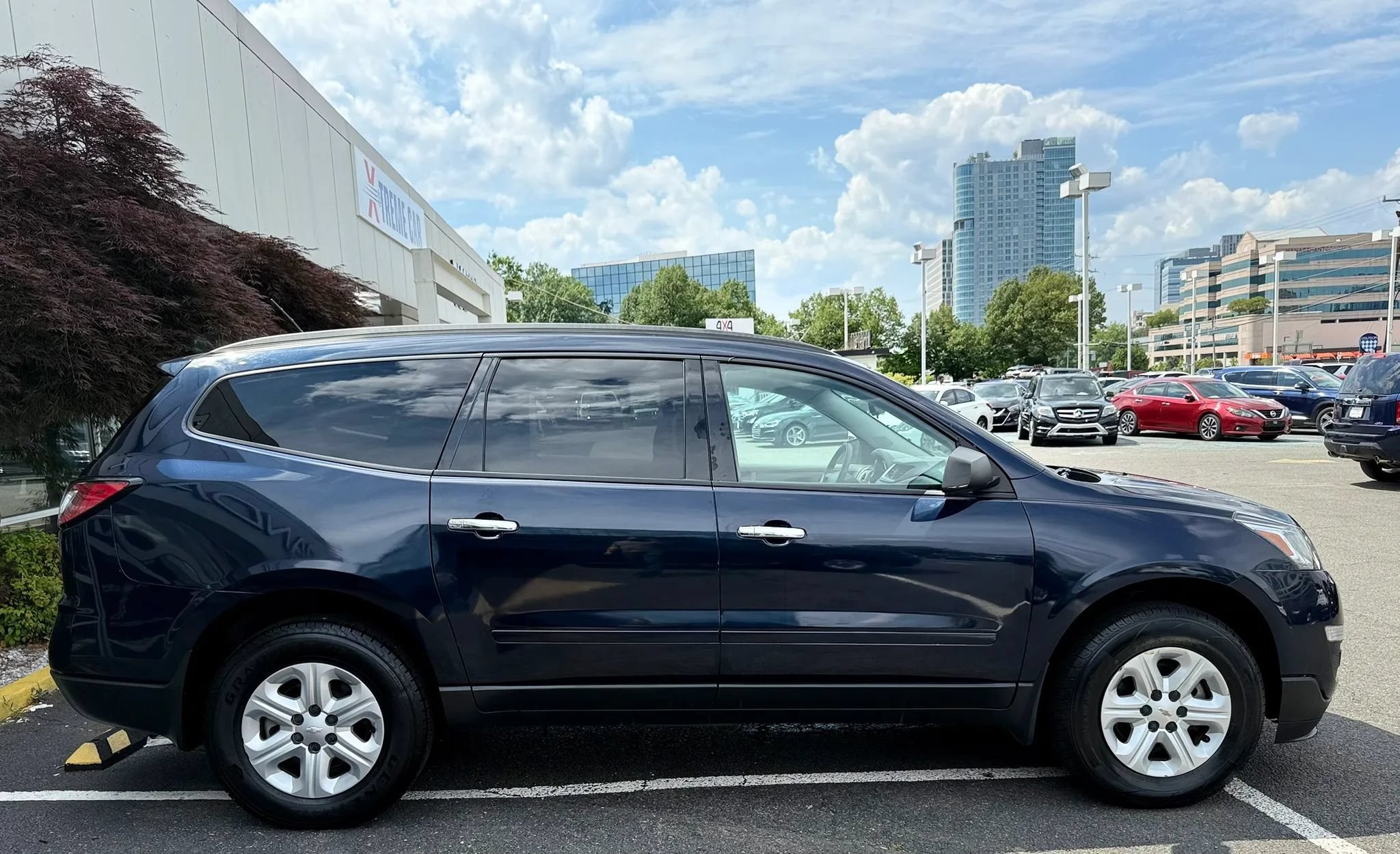 Used 2015 Chevrolet Traverse LS FWD image 6