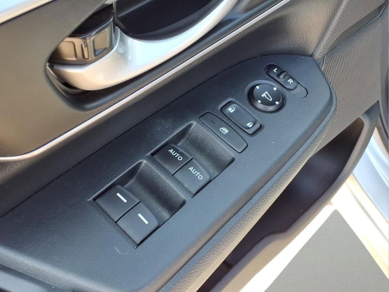 Used 2020 Honda CR-V EX-L image 16