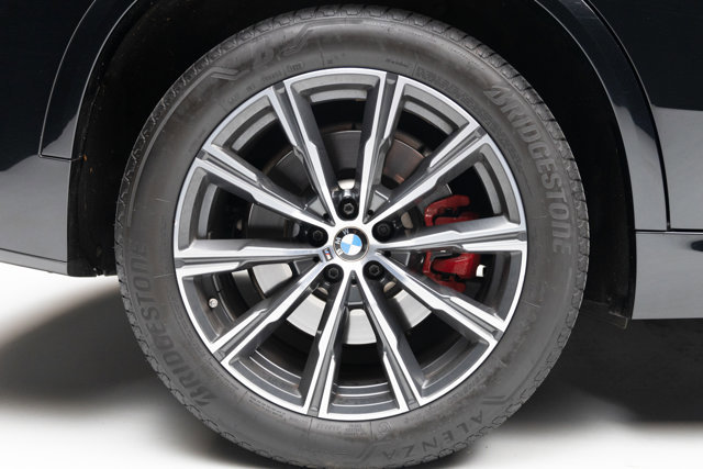 Used 2021 BMW X5 M50i AWD/4WD image 36