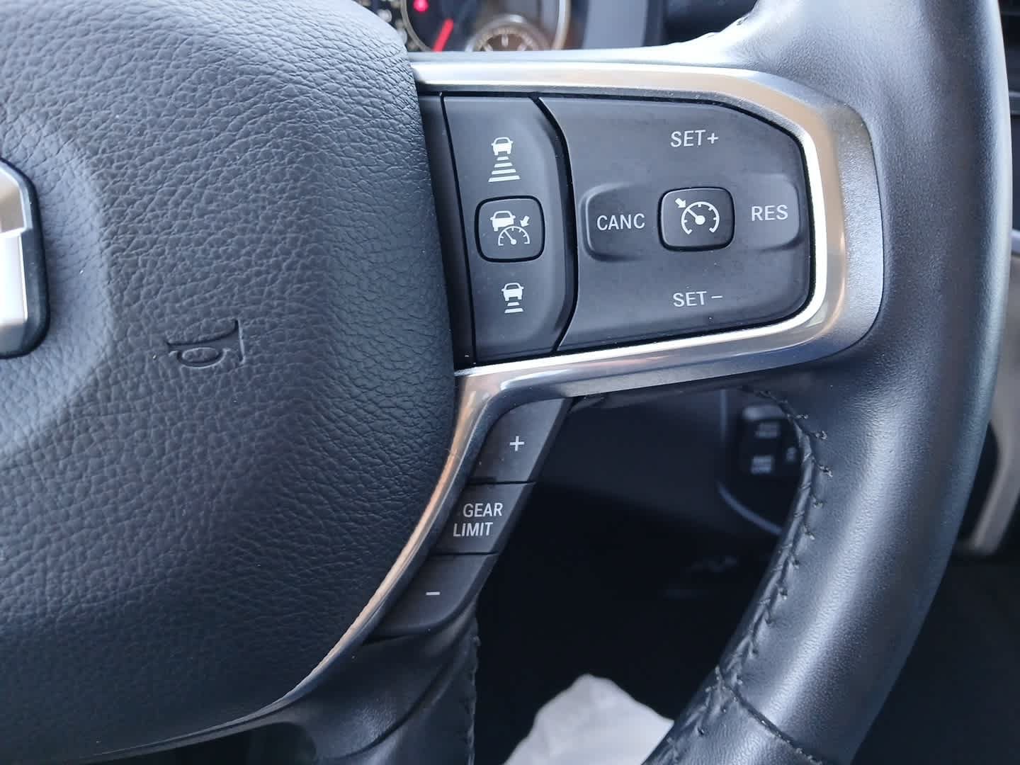 Used 2024 RAM 2500 Laramie w/ Safety Group AWD/4WD image 28