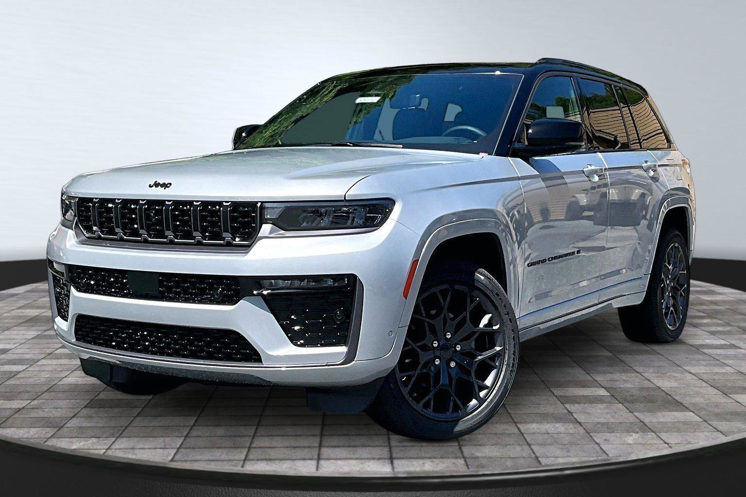 New 2026 Jeep Grand Cherokee Summit w/ Obsidian Package AWD/4WD image 3