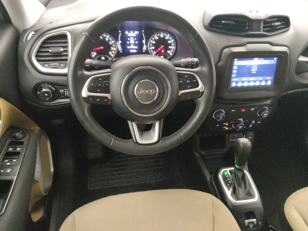 Used 2020 Jeep Renegade Latitude w/ Popular Equipment Group FWD image 22