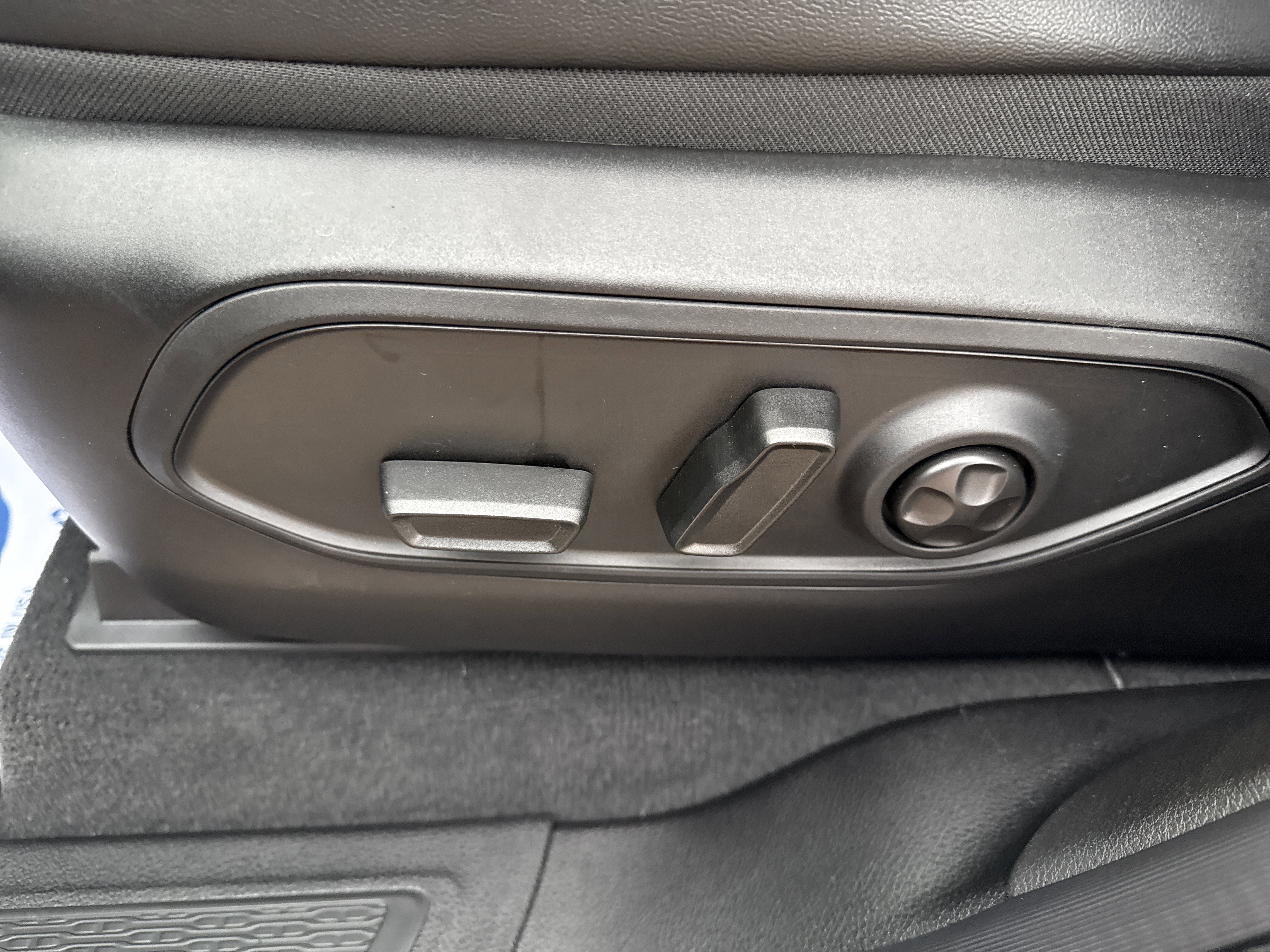 New 2025 Jeep Grand Cherokee Limited w/ Luxury Tech Group II image 14