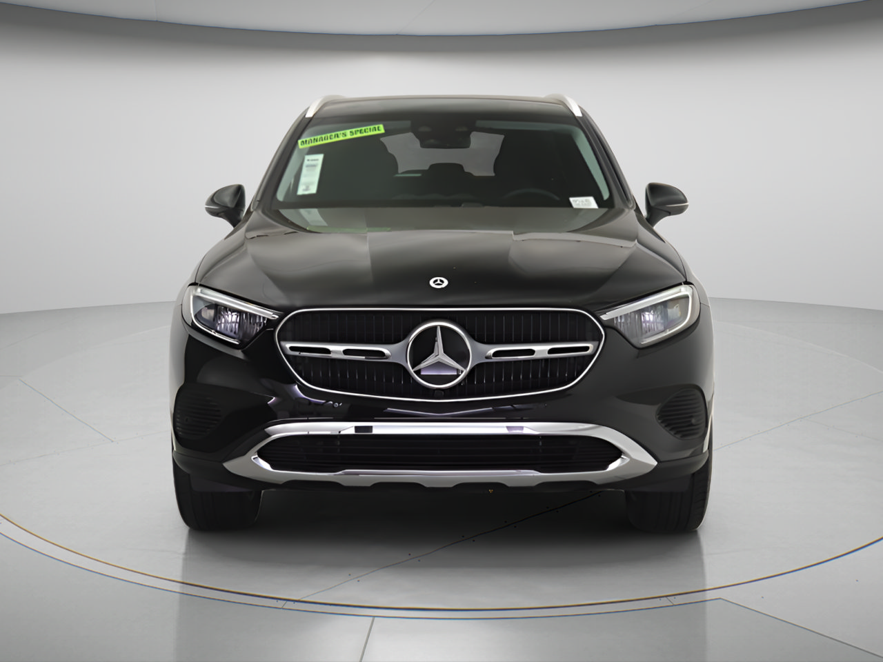 Used 2025 Mercedes-Benz GLC 350e 4MATIC image 6