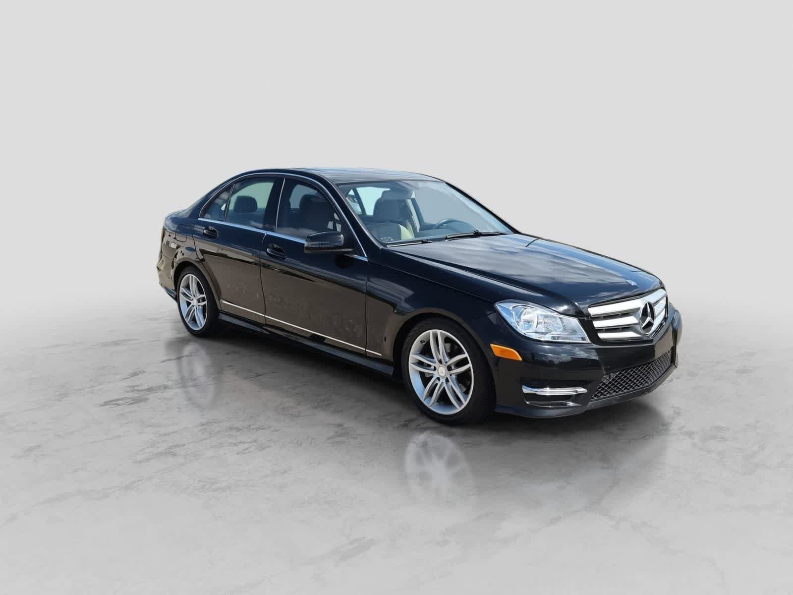 Used 2012 Mercedes-Benz C 300 4MATIC Sedan image 2