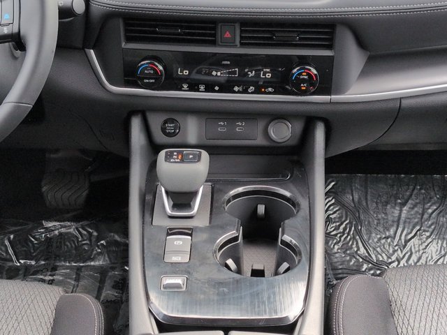 Certified 2026 Nissan Rogue SV FWD image 19