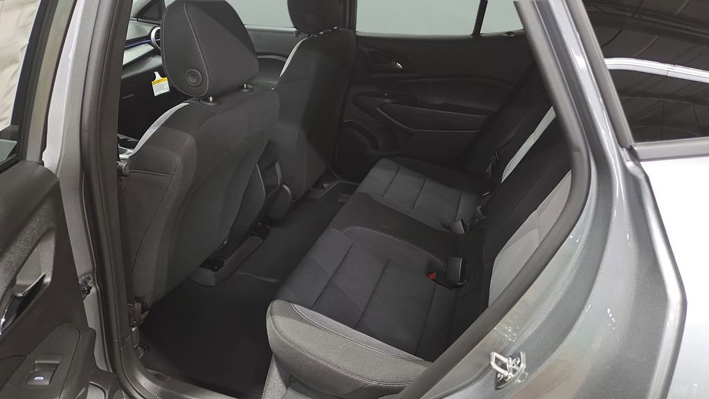 New 2026 Chevrolet Trax LS w/ LS Convenience Package FWD image 18