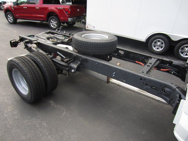 New 2025 Ford F350 XL w/ XL Chrome Package AWD/4WD image 4