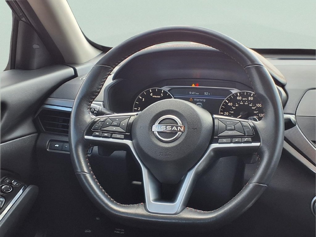 Used 2023 Nissan Altima 2.5 SR FWD image 11