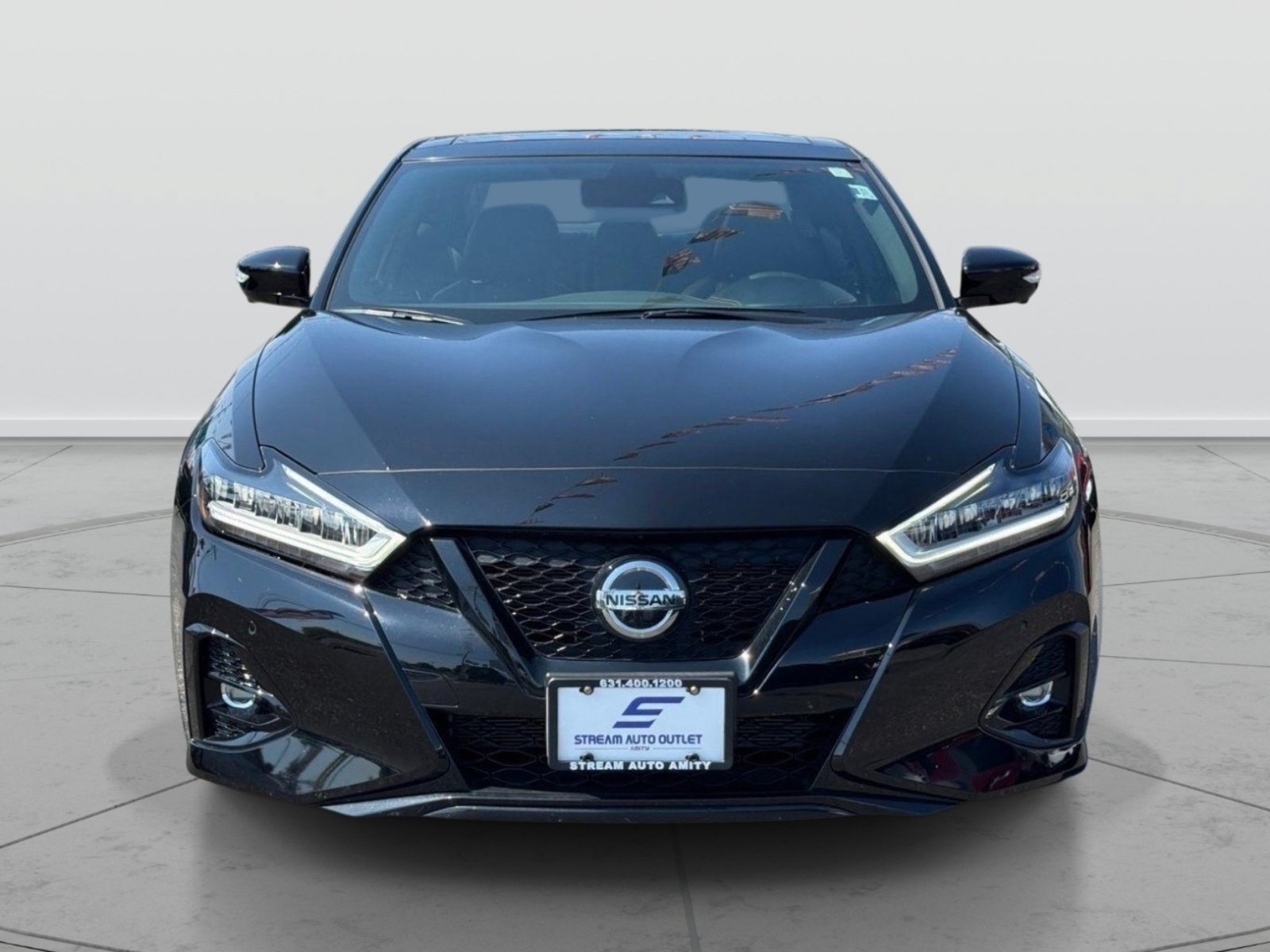 Used 2021 Nissan Maxima SR w/ Sport Mat Group FWD image 2