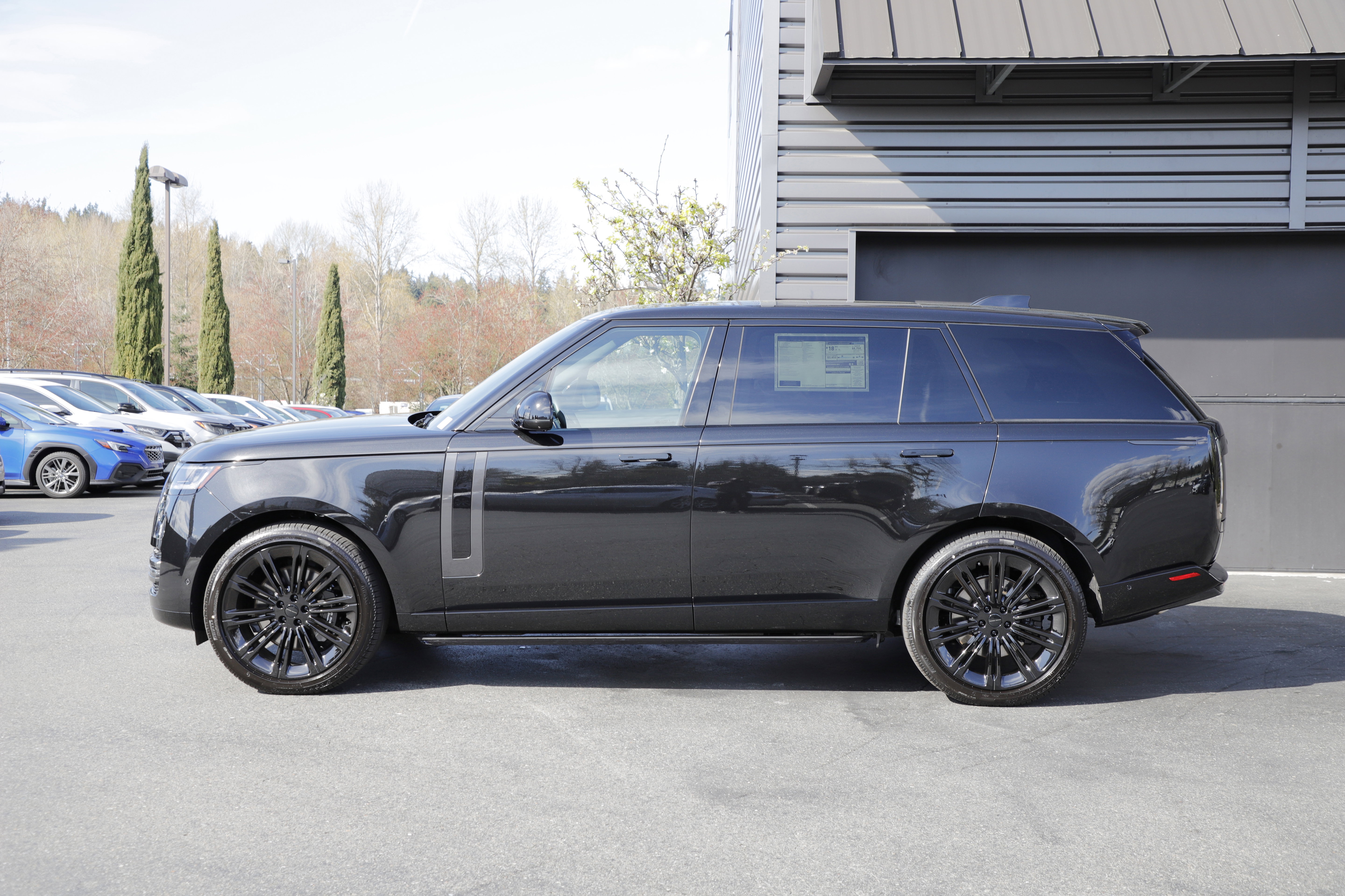 New 2026 Land Rover Range Rover Long Wheelbase SE AWD/4WD image 7