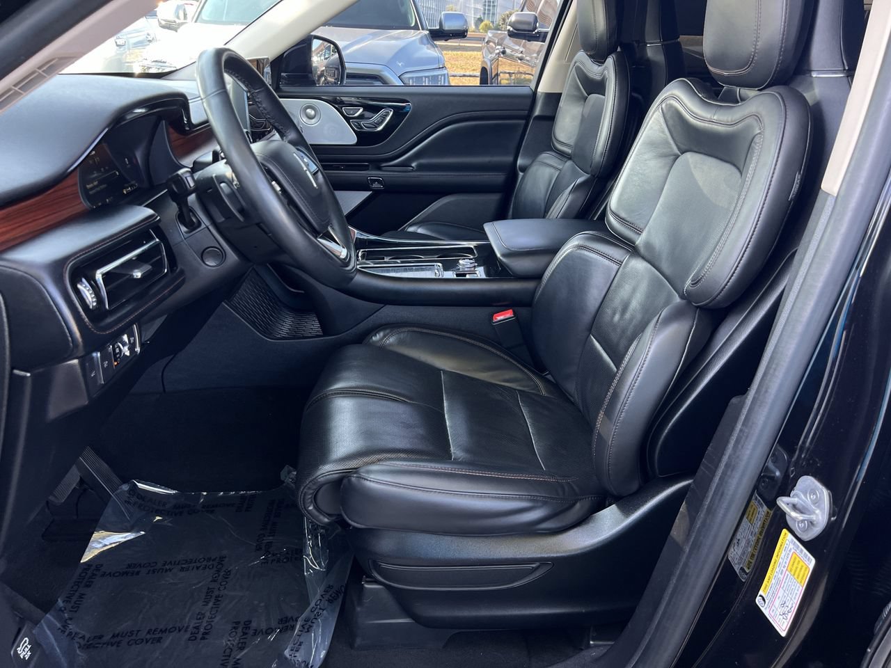 Used 2023 Lincoln Aviator Reserve w/ Equipment Group 201A AWD/4WD image 7
