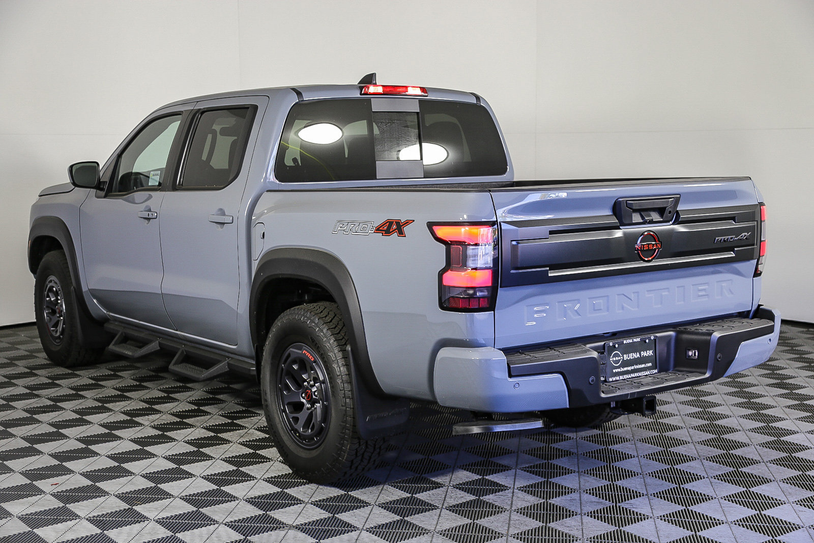 New 2025 Nissan Frontier PRO-4X w/ Tow Package AWD/4WD image 6