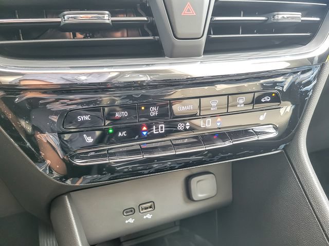 New 2026 Buick Encore GX Avenir w/ Avenir Technology Package AWD/4WD image 17