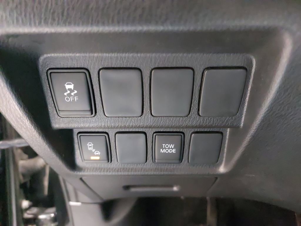 Used 2020 Nissan Pathfinder SV image 27