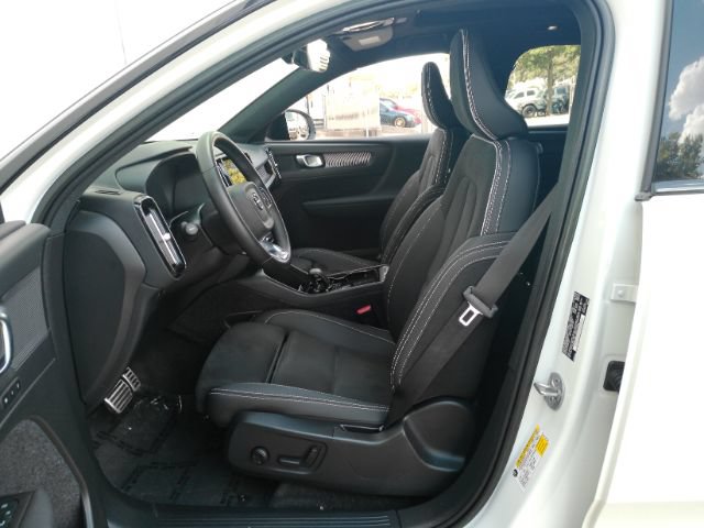 Used 2022 Volvo XC40 P8 Recharge Plus AWD/4WD image 12