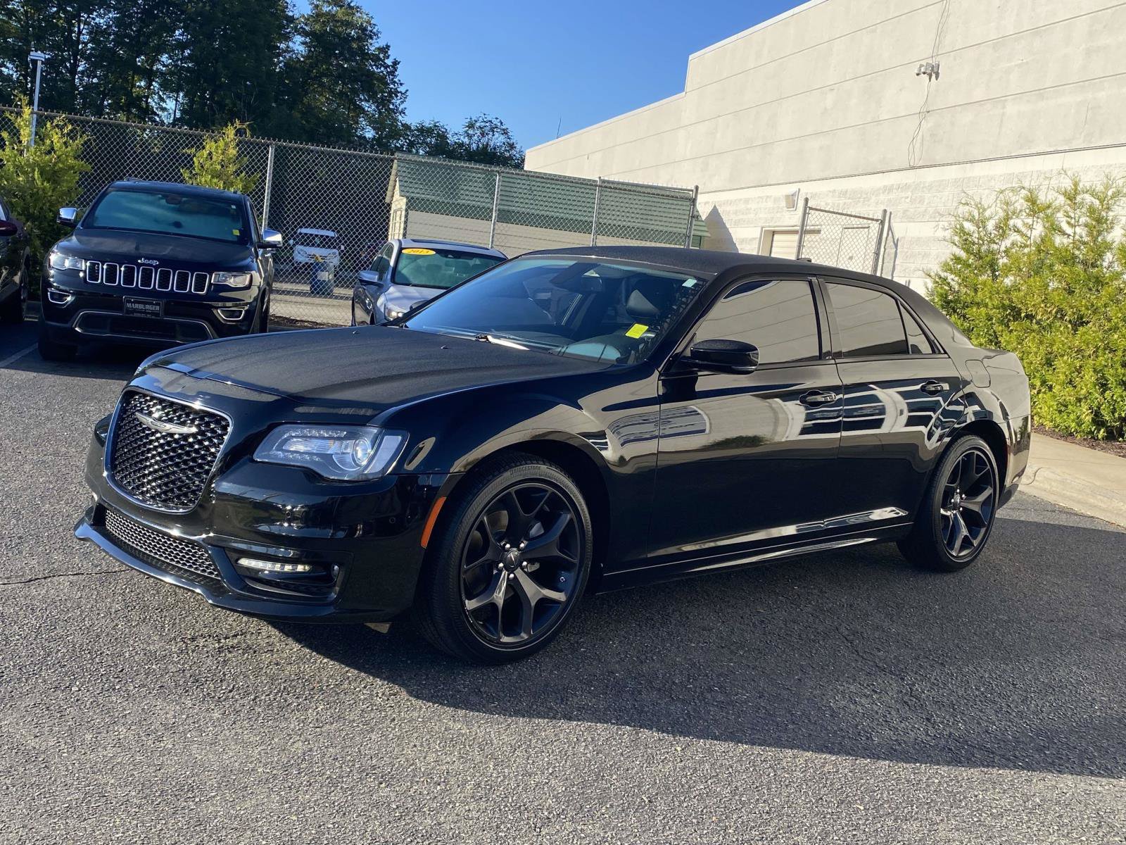 Used 2022 Chrysler 300 Touring L w/ Comfort Group RWD image 3