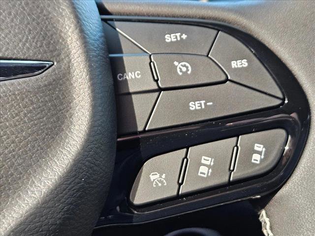 New 2026 Chrysler Pacifica Select image 13