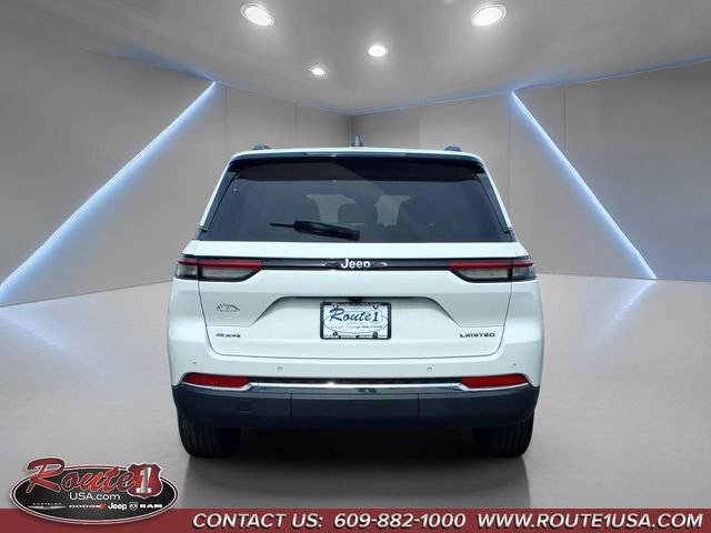 Used 2023 Jeep Grand Cherokee Limited AWD/4WD image 5