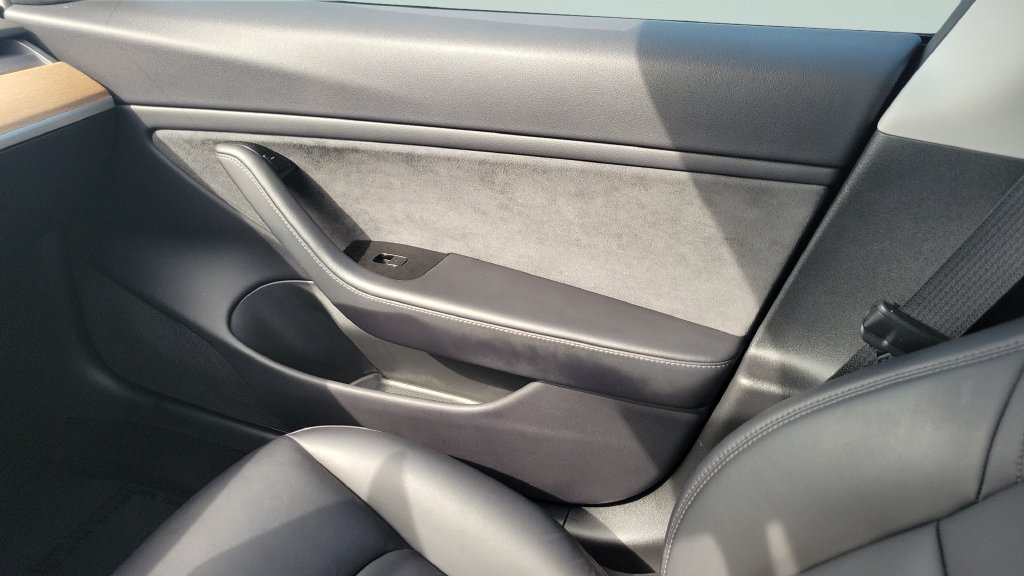 Used 2018 Tesla Model 3 Long Range RWD image 13