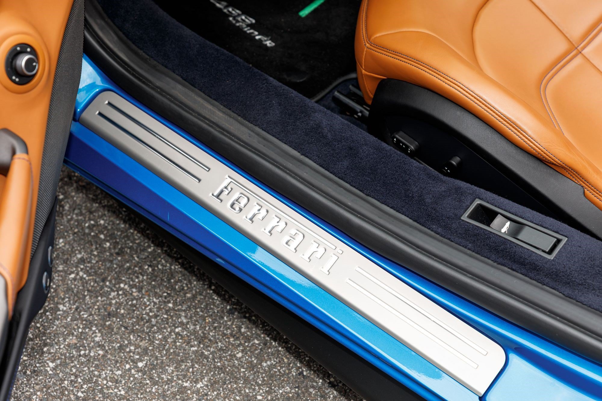 Used 2019 Ferrari 488 Spider RWD image 28