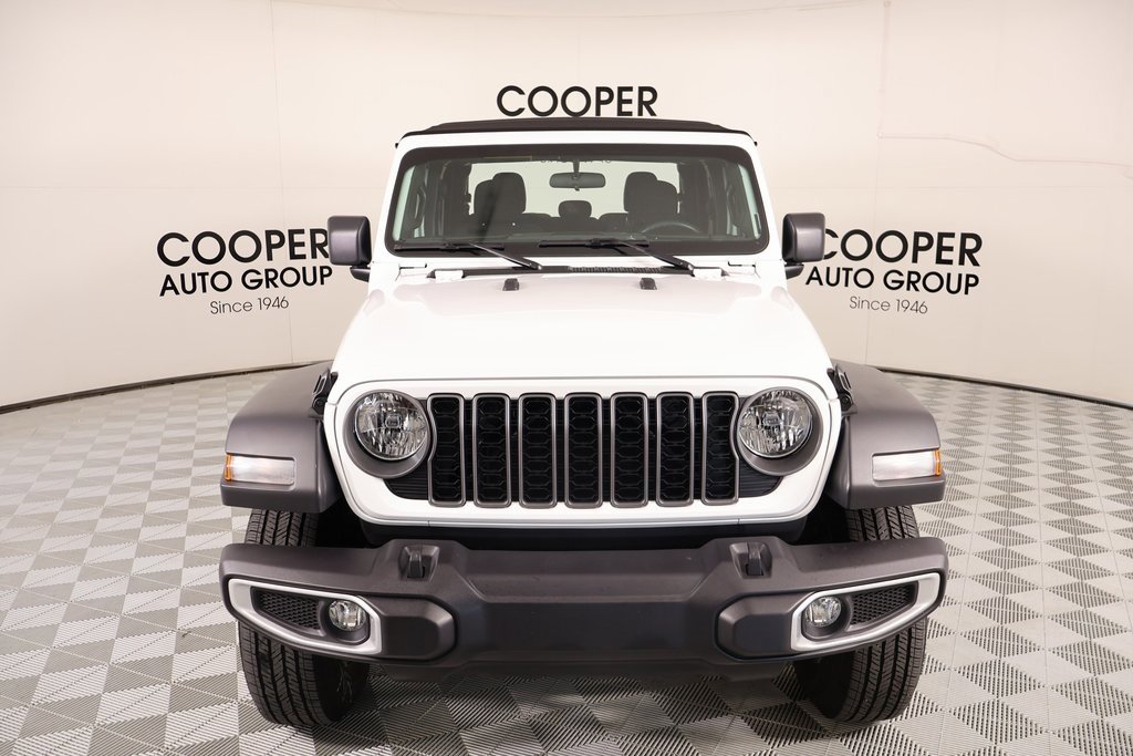 Used 2024 Jeep Gladiator Sport image 8