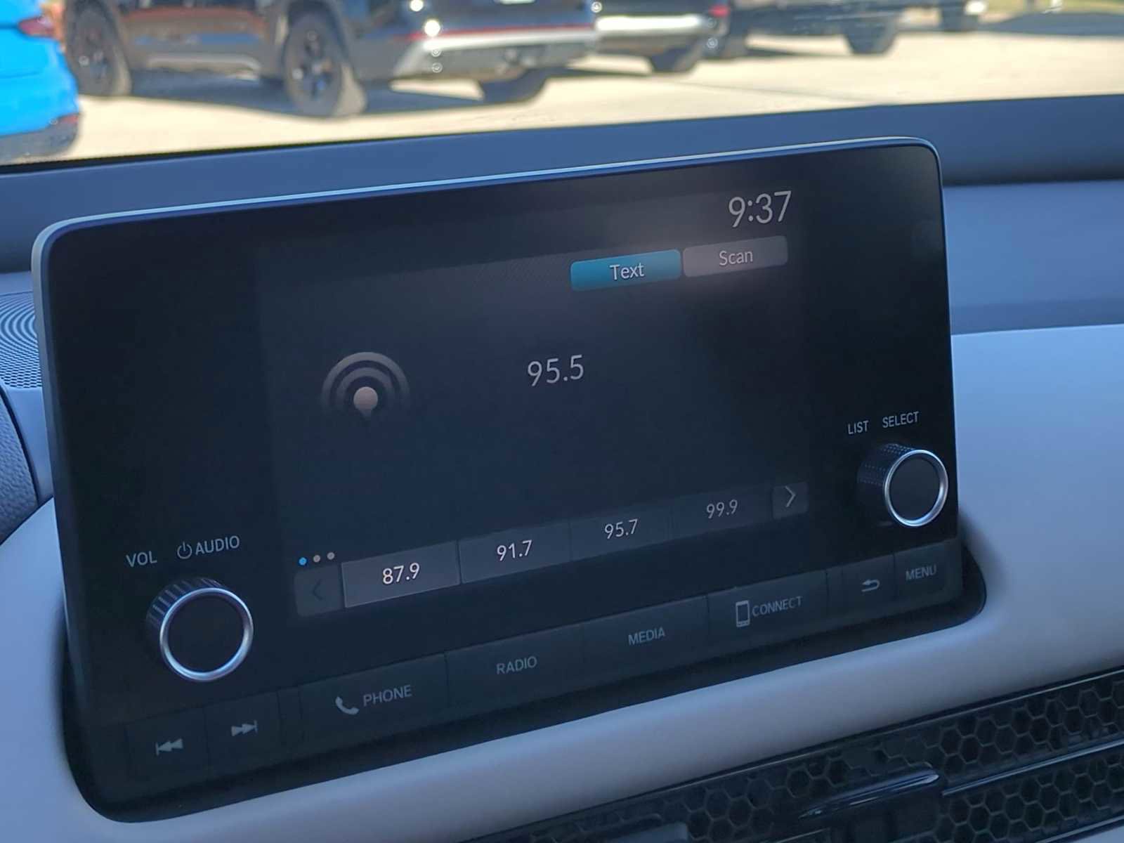 Used 2023 Honda HR-V LX image 13