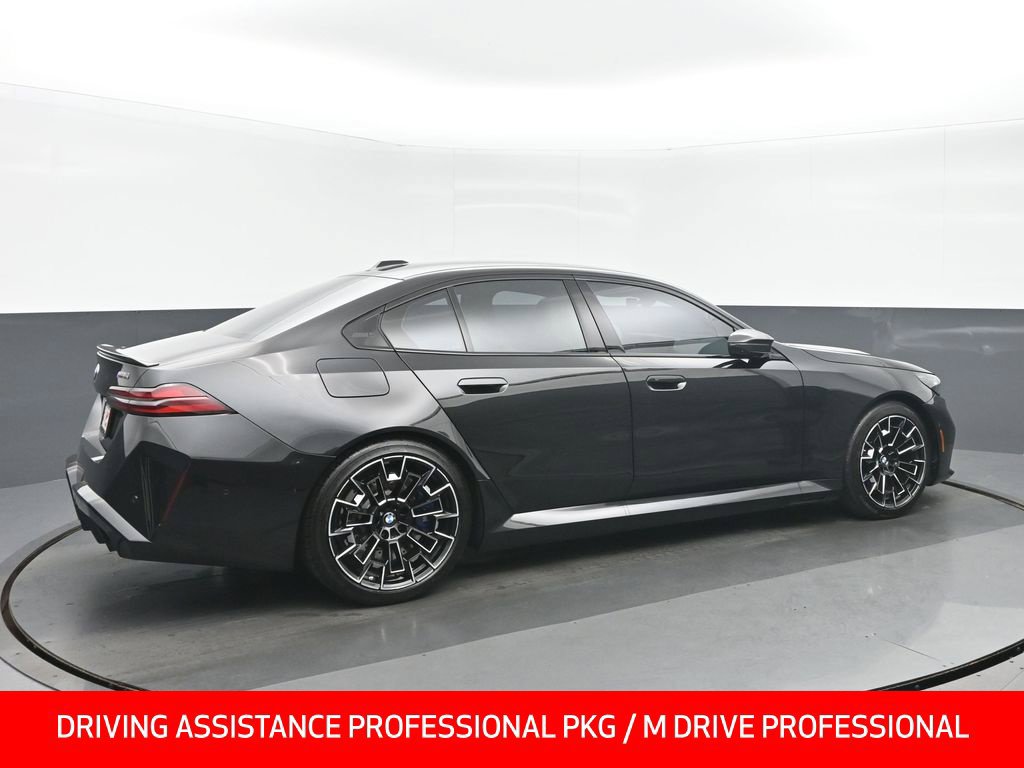 Used 2025 BMW M5 w/ Carbon Package AWD/4WD image 3
