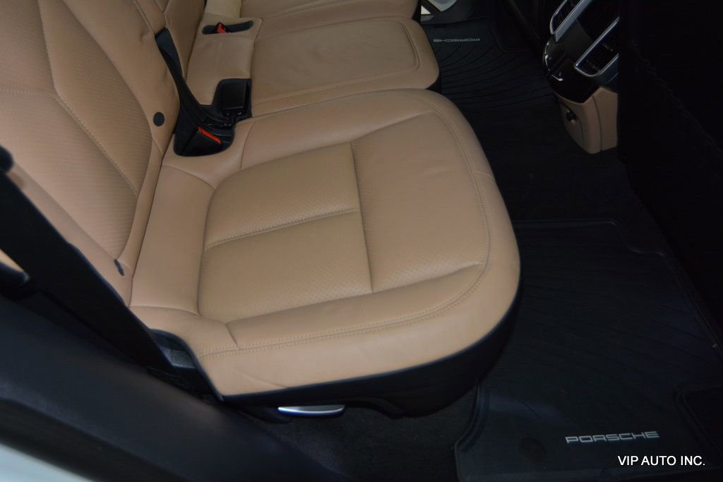 Used 2016 Porsche Cayenne image 26
