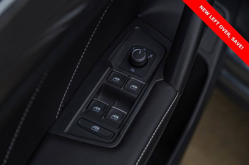 Used 2024 Volkswagen Tiguan SE R-Line image 20