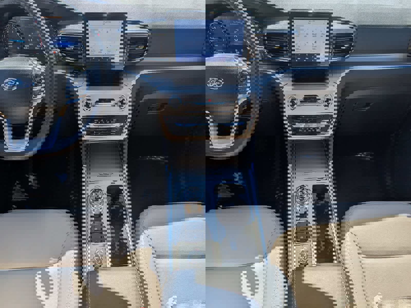 Used 2023 Ford Explorer XLT w/ Equipment Group 202A image 17