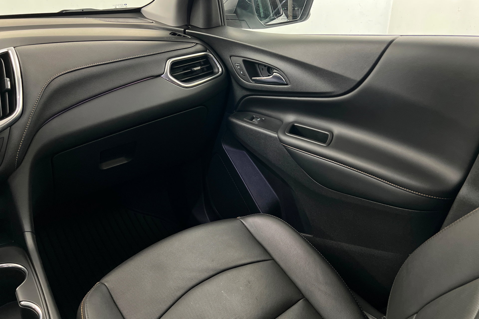 Used 2020 Chevrolet Equinox Premier AWD/4WD image 11