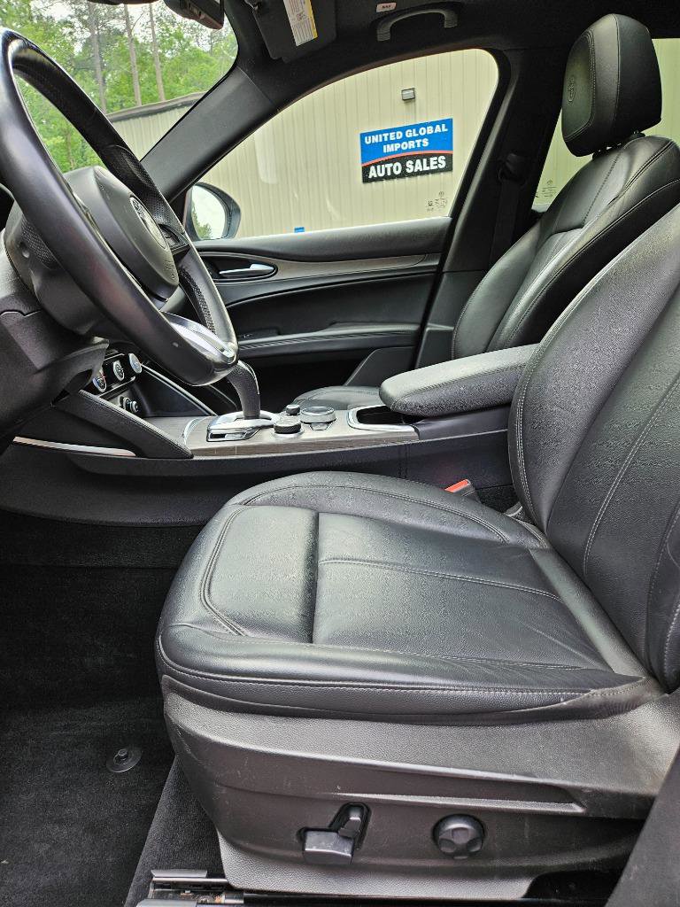 Used 2022 Alfa Romeo Stelvio Ti w/ Active Assist Plus Package image 29