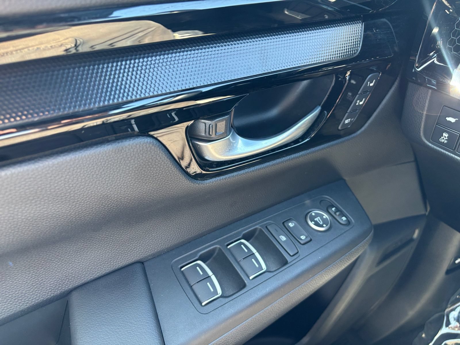 Used 2024 Honda CR-V Sport Touring image 11
